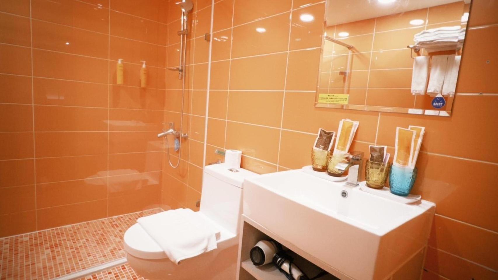 Hotel Leisure 台中輕行旅 Exteriör bild