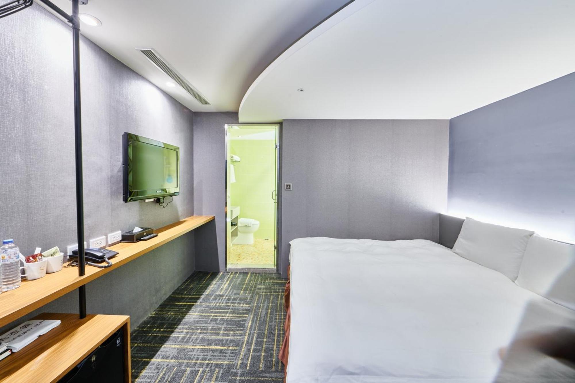 Hotel Leisure 台中輕行旅 Exteriör bild