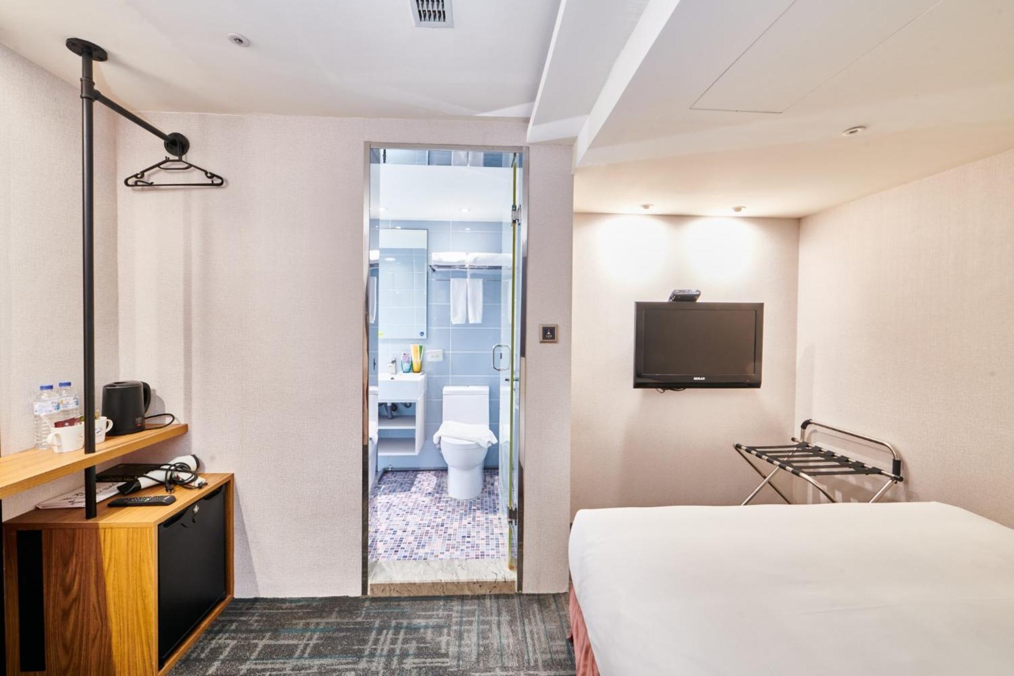 Hotel Leisure 台中輕行旅 Exteriör bild