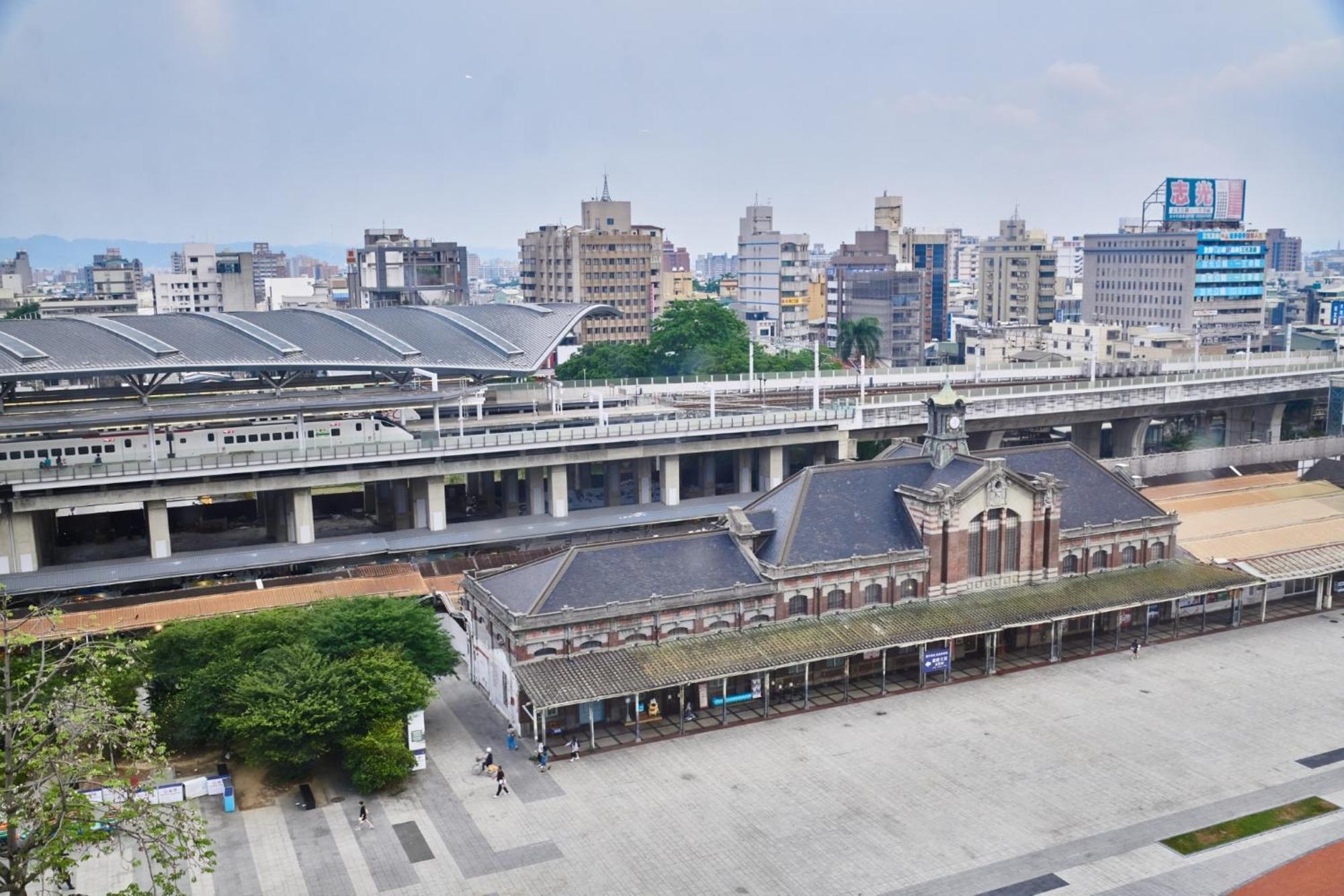 Hotel Leisure 台中輕行旅 Exteriör bild